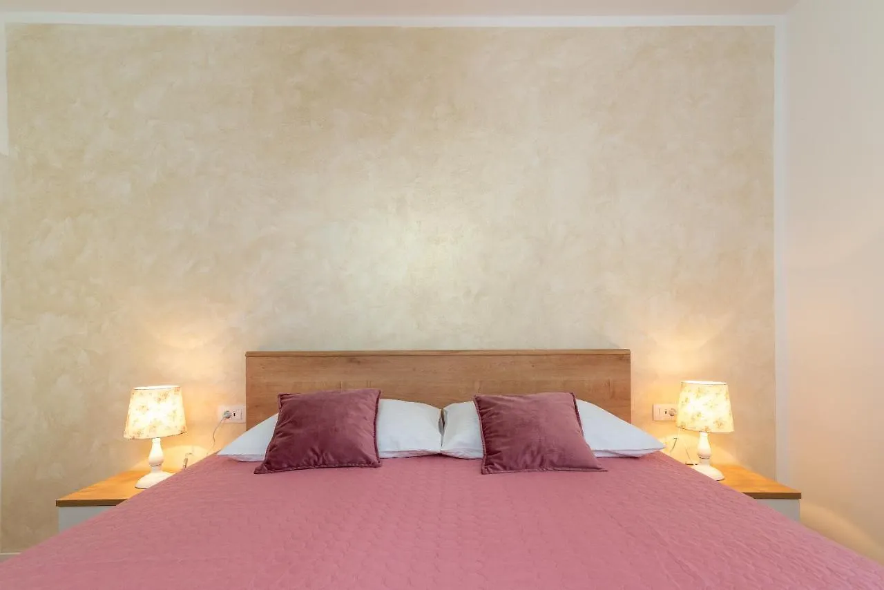 Apartments Villa Magdalena Trogir 0*,