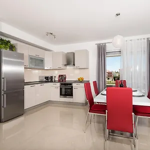 Bingo Apartment